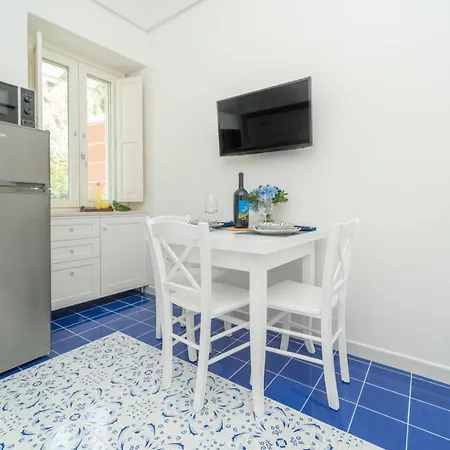 Relais Capitolo * Майори