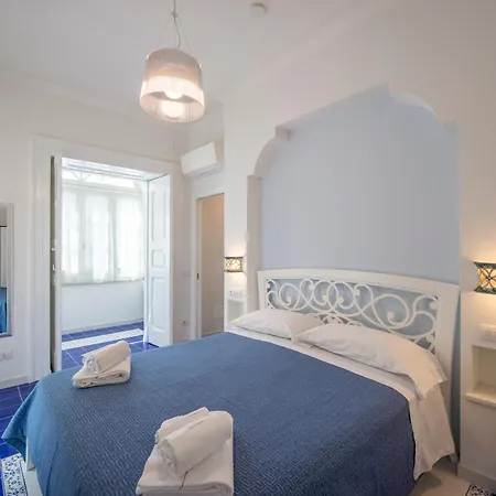 Relais Capitolo Tatil Evi *